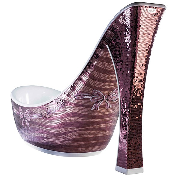 sicis-shoe-bathtub-3